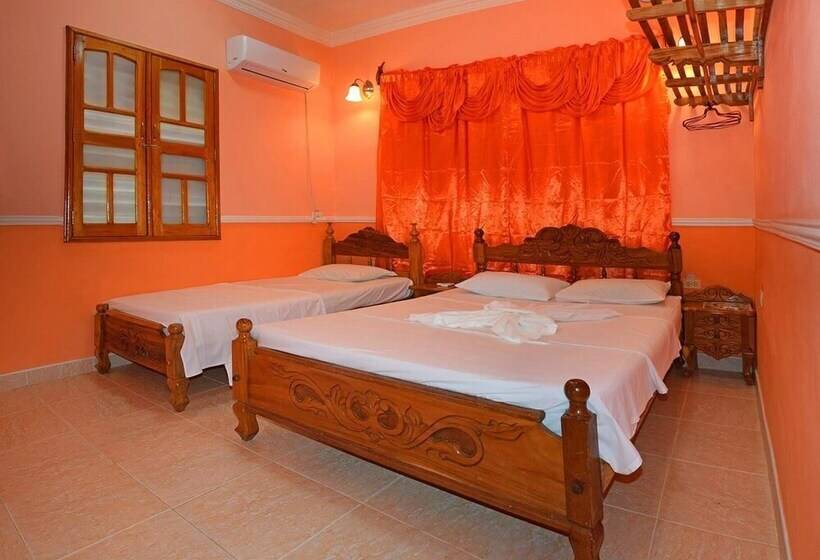 پانسیون Hostal La Isabelita