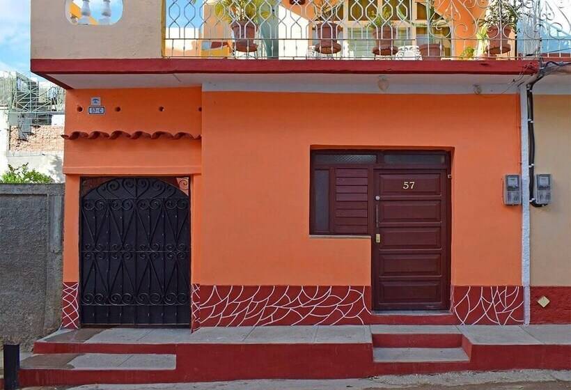 پانسیون Hostal La Isabelita