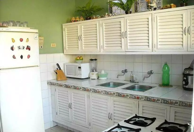 ペンション Hostal Omar Esquerra Trinidad