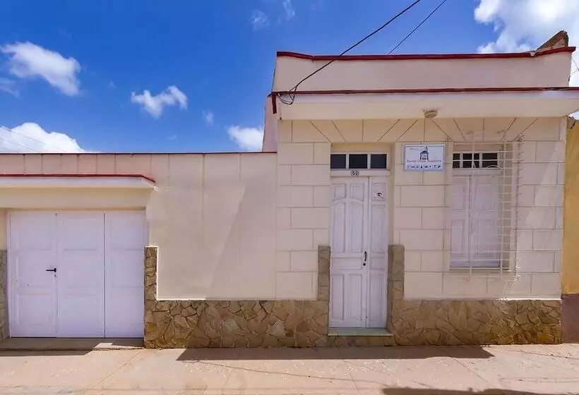 ペンション Hostal Omar Esquerra Trinidad
