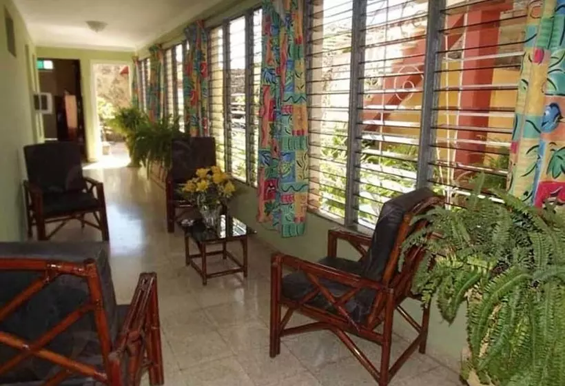 ペンション Hostal Omar Esquerra Trinidad