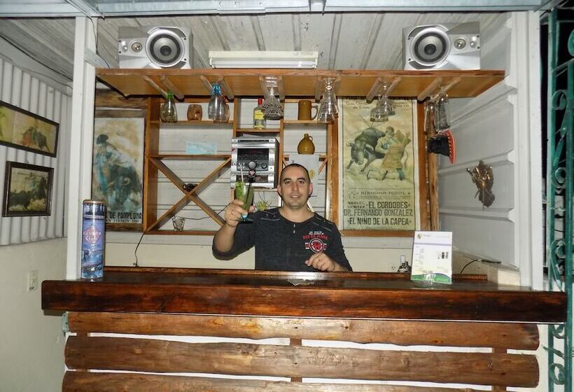 پانسیون Hostal Villanueva