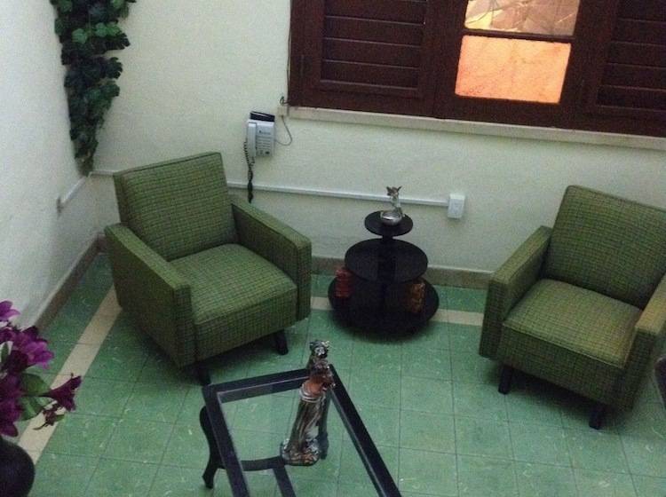 پانسیون Hostal Villanueva