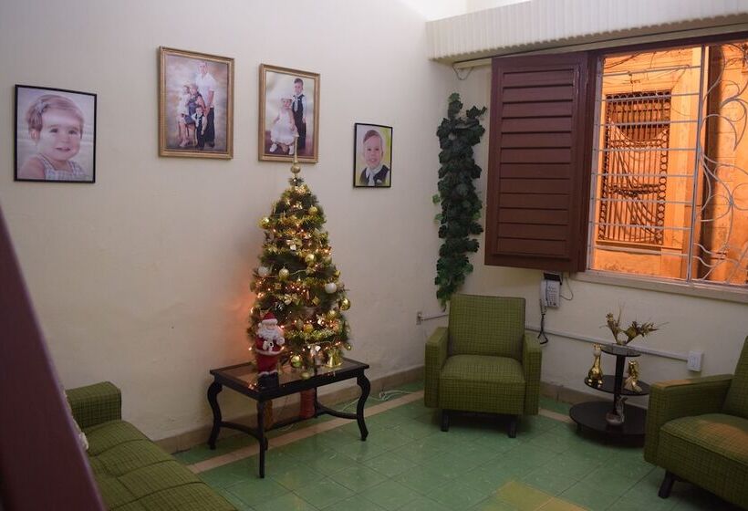 پانسیون Hostal Villanueva