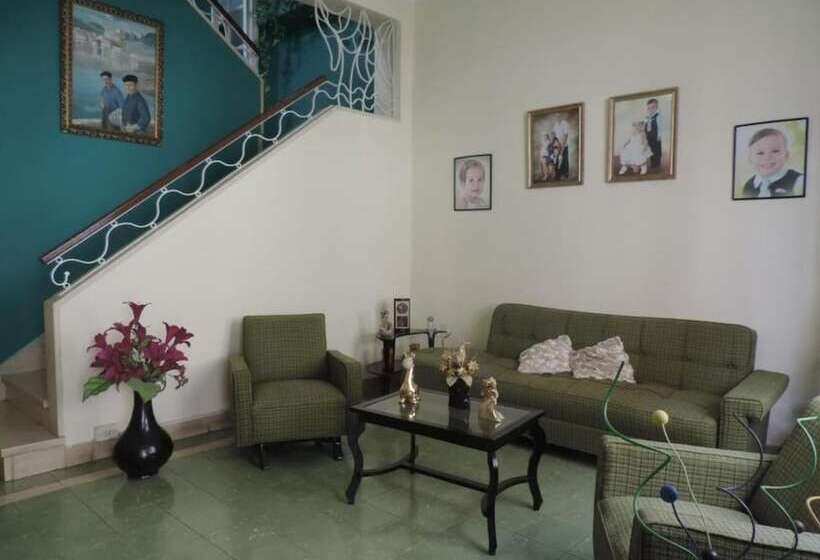 پانسیون Hostal Villanueva