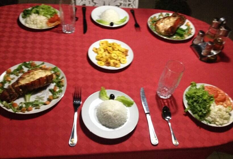 پانسیون Hostal Villanueva