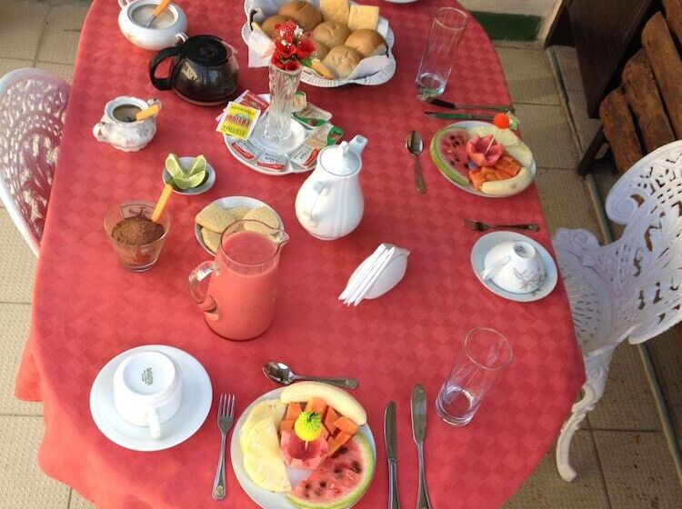 پانسیون Hostal Villanueva