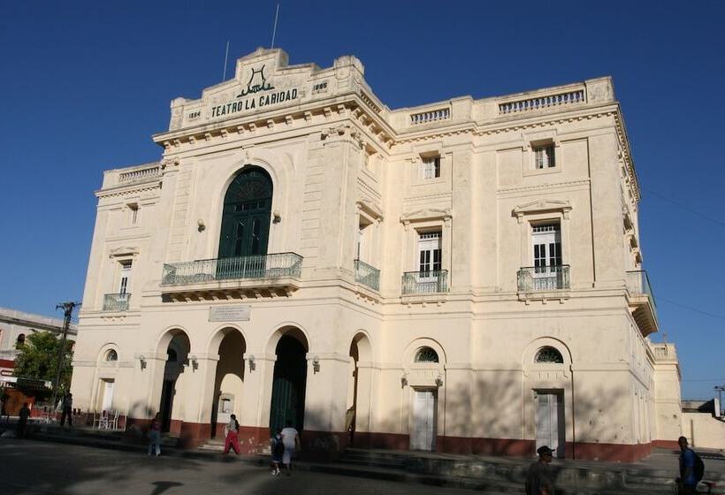 پانسیون Hostal Villanueva