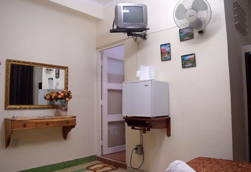 پانسیون Hostal Villanueva