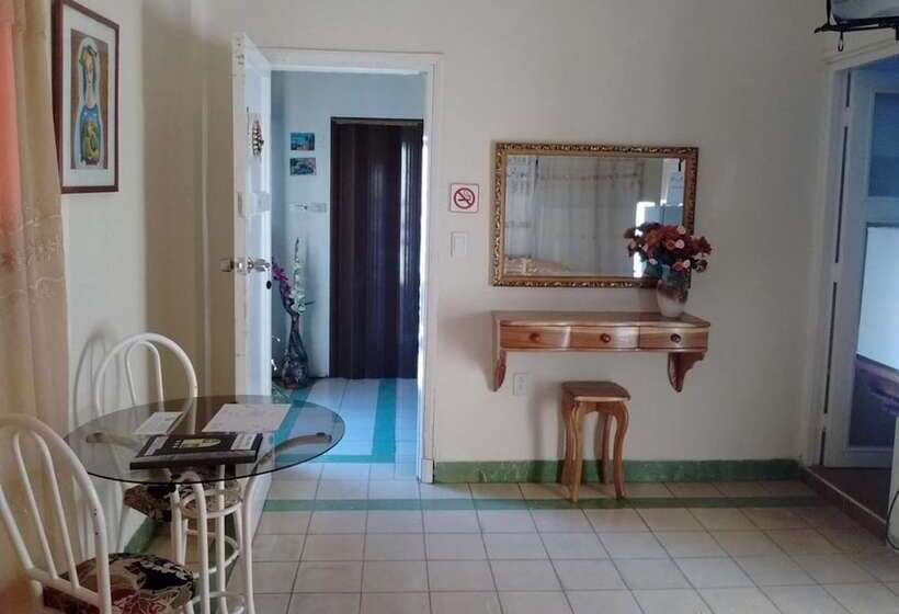 پانسیون Hostal Villanueva