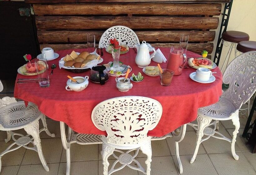 پانسیون Hostal Villanueva