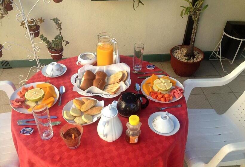 پانسیون Hostal Villanueva