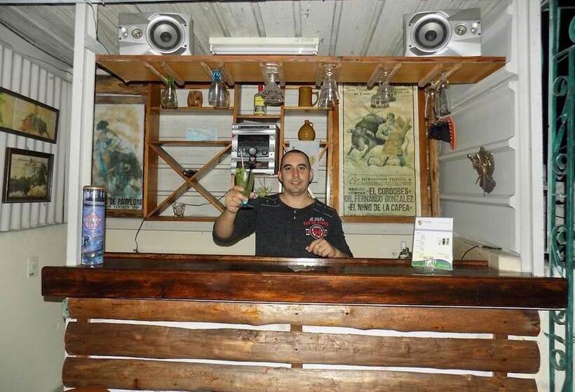 پانسیون Hostal Villanueva