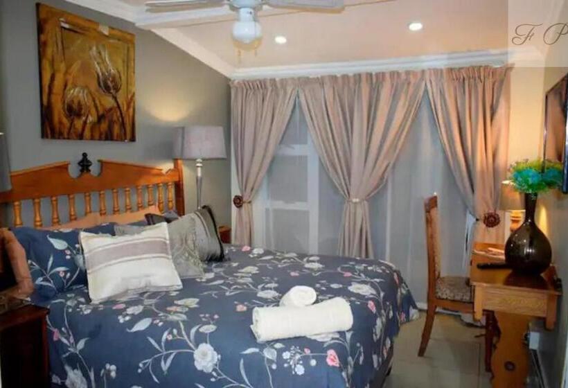 پانسیون The Rhino Room At Frederick S Place