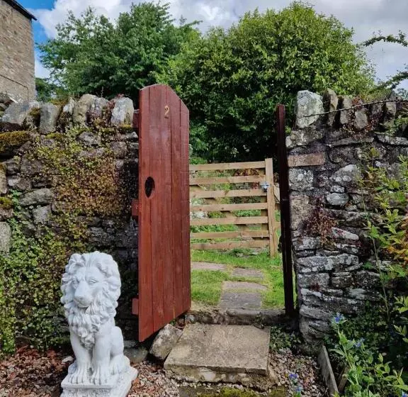 2 Stanhope Hall B&b