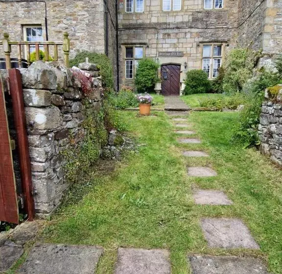 2 Stanhope Hall B&b