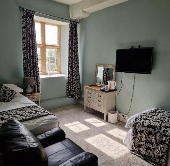 2 Stanhope Hall B&b