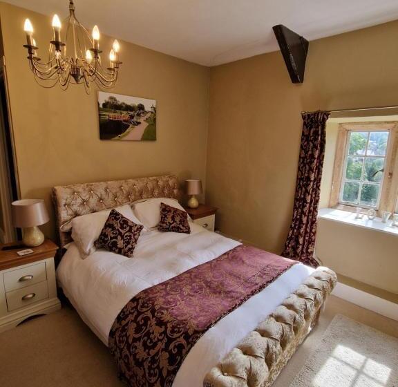 2 Stanhope Hall B&b