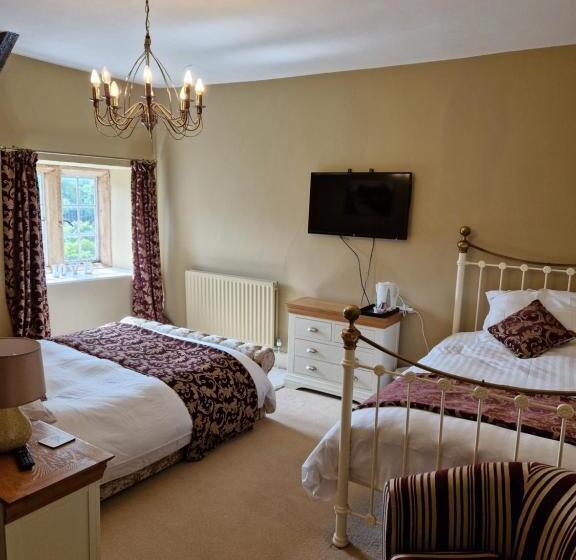 2 Stanhope Hall B&b