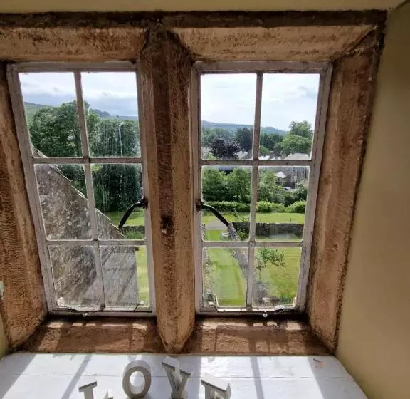 2 Stanhope Hall B&b