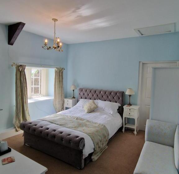 2 Stanhope Hall B&b