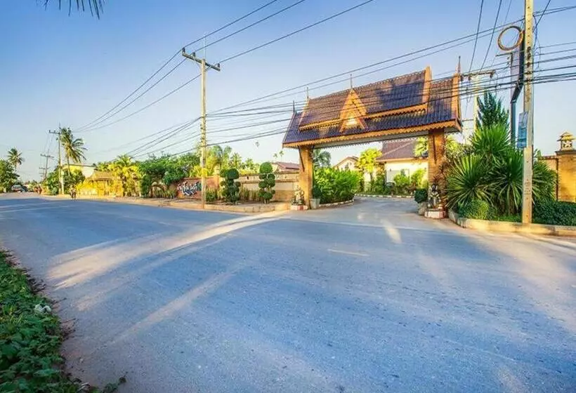 Baan Suan Rim Num Resort