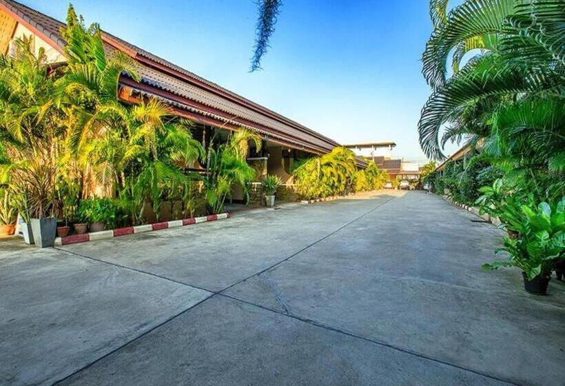 Baan Suan Rim Num Resort