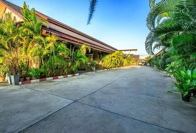 Baan Suan Rim Num Resort