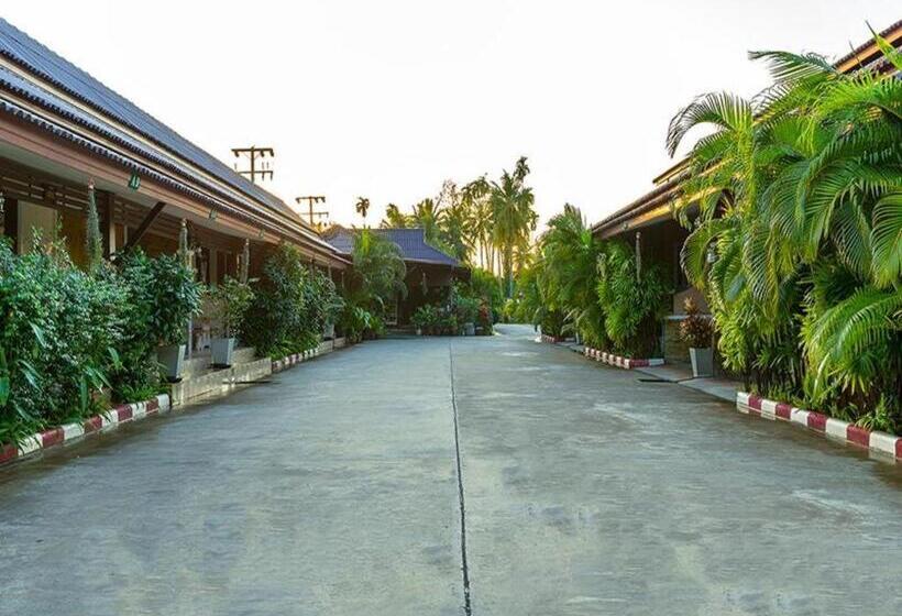 Baan Suan Rim Num Resort