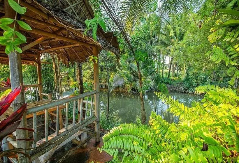 Baan Suan Rim Num Resort