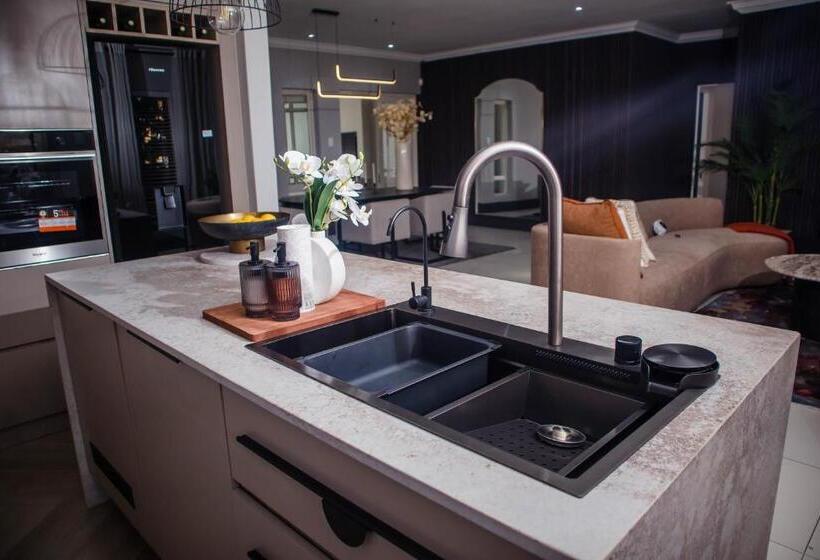 ベッドアンドブレックファースト 5 On Dana Street