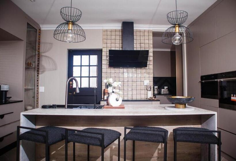 ベッドアンドブレックファースト 5 On Dana Street