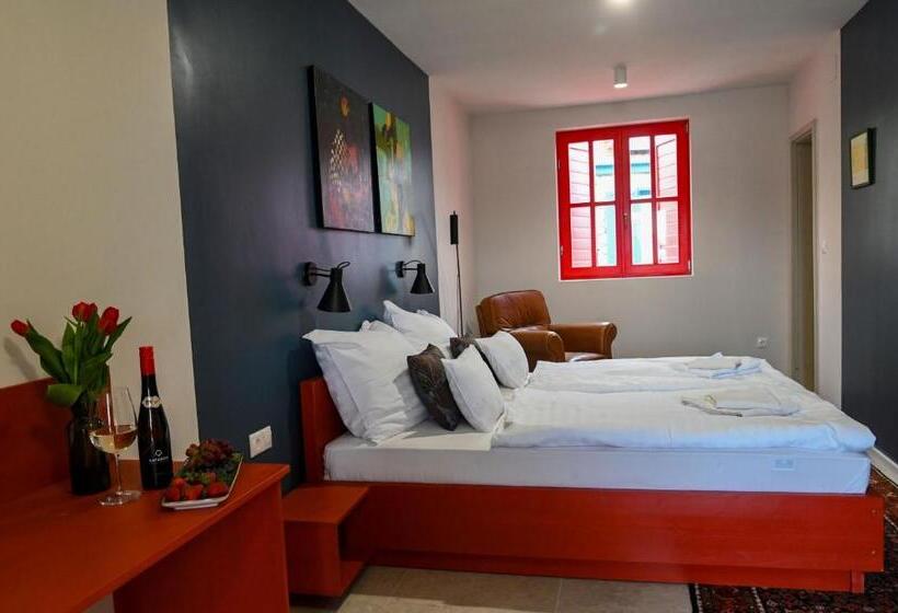 ベッドアンドブレックファースト Bohém Borklub