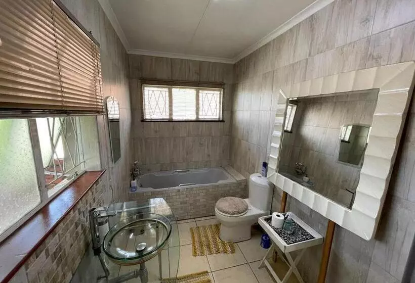 ベッドアンドブレックファースト Mbathos Guesthouse House