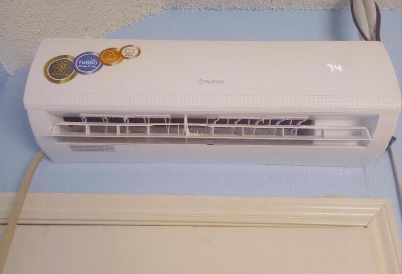 Bed and Breakfast Quick Stay Palace, Peace, Pool And Quiet