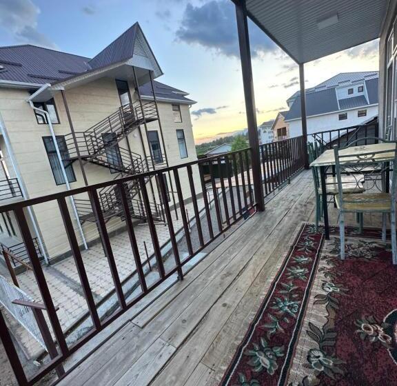 تختخواب و صبحانه коттедж Rayan House