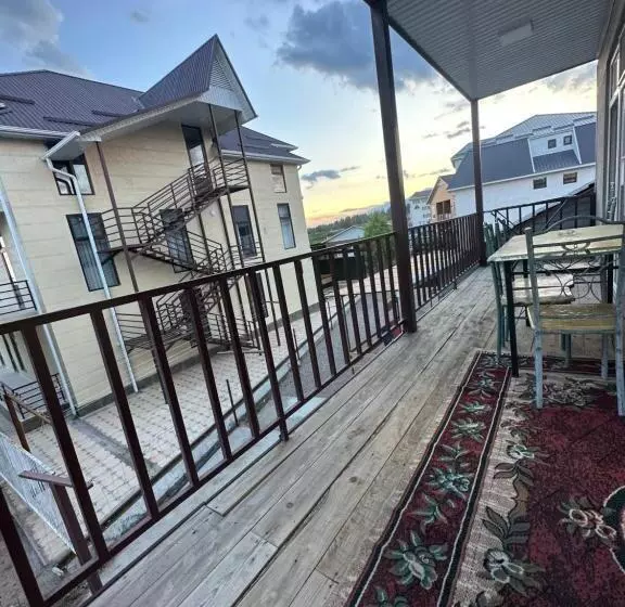 تختخواب و صبحانه коттедж Rayan House