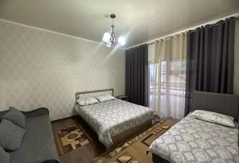 تختخواب و صبحانه коттедж Rayan House