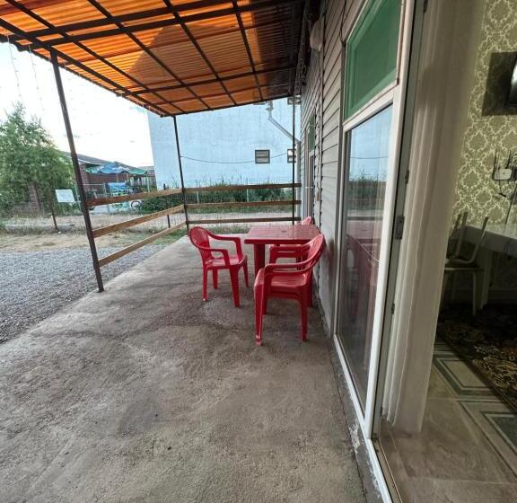 تختخواب و صبحانه коттедж Rayan House