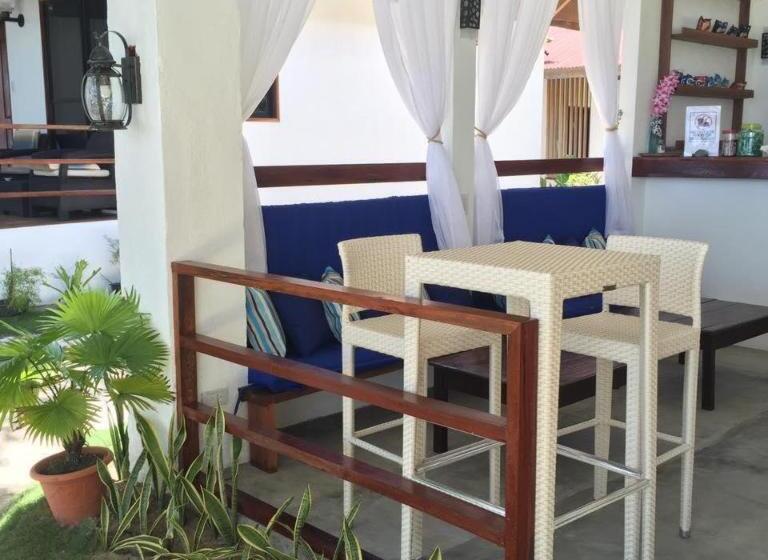 Cherinicole Beach Resort