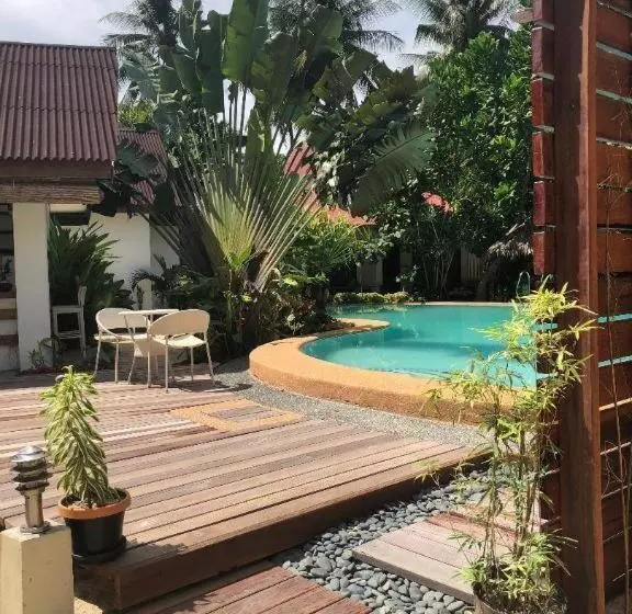 Cherinicole Beach Resort