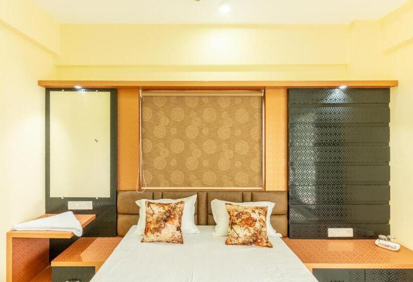 Treebo Green Village Resort   Goa