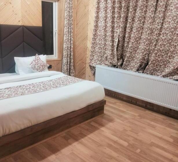 Hotel Green Gallery And Restaurant