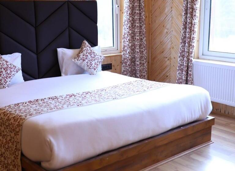 Hotel Green Gallery And Restaurant