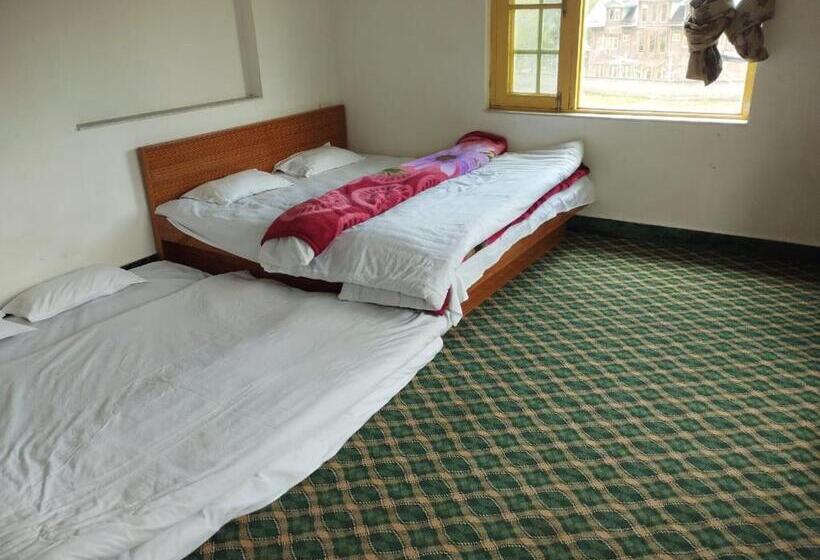 Hotel Green Gallery And Restaurant