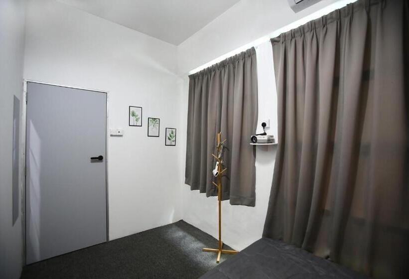 Hotel Hangoutspacez Queensbay At Bayan Lepas Penang