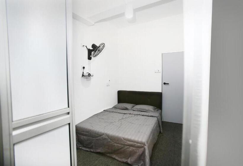 Hotel Hangoutspacez Queensbay At Bayan Lepas Penang