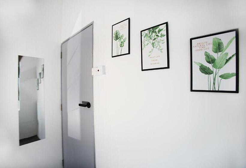 Hotel Hangoutspacez Queensbay At Bayan Lepas Penang