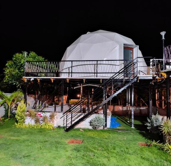 בית מלון כפרי Meenakshi Lakehouse Of M