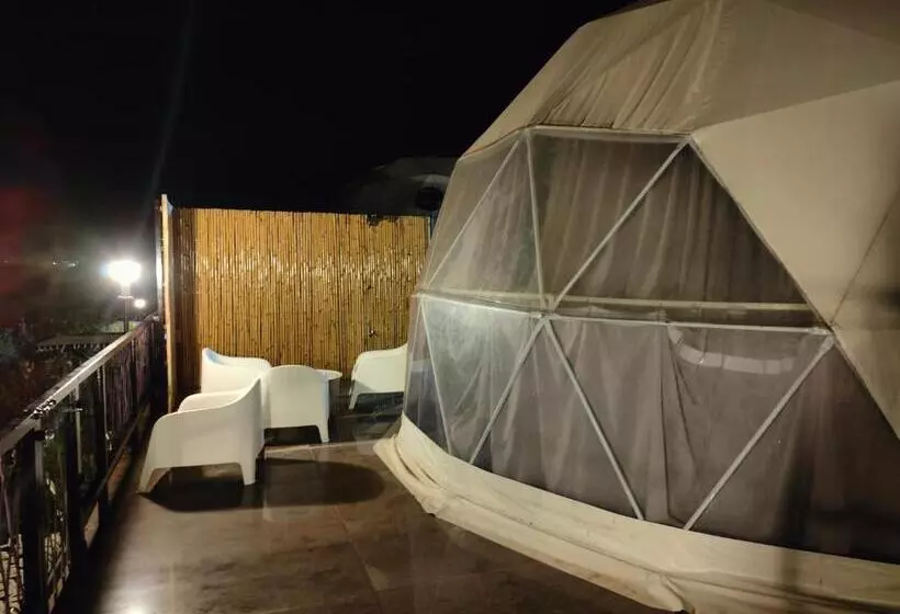 Hotelli Meenakshi Lakehouse Of M